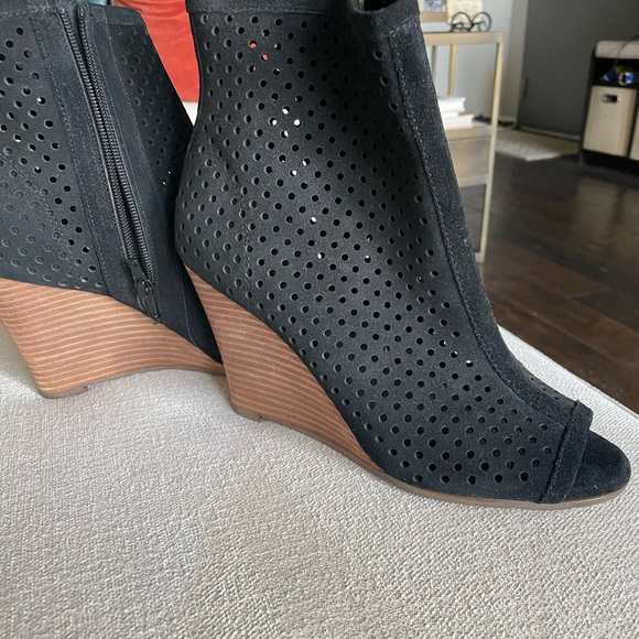 Never worn Carlos Santana 9.5 M black open toe shoe booties - Picture 1 of 6